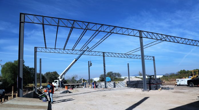 Colocan primera piedra de Microciudad Orient Business Park