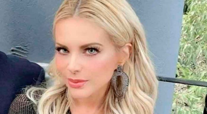 Lorena Herrera cautiva a sus fans y presume su figura con coqueto baile (Video) Lorena Herrera cautiva a sus fans y presume su figura con coqueto baile (Video)