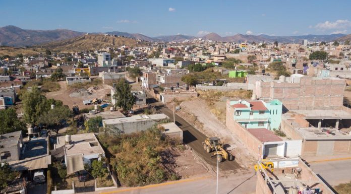 GUANAJUATO | Supervisa Alejandro Navarro pavimentación en zona sur