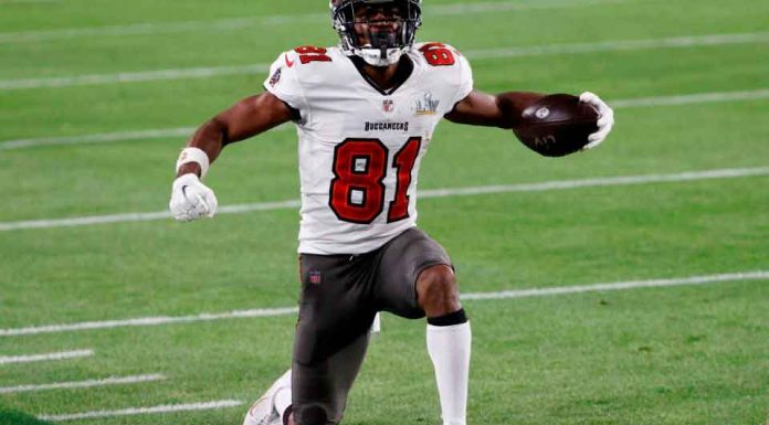 Antonio Brown revela por qué abandonó a los Buccaneers: ‘El dolor era extremo’ Antonio Brown revela por qué abandonó a los Buccaneers: ‘El dolor era extremo’