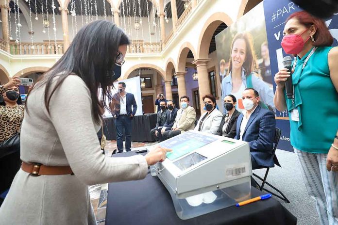 Anuncia Ale Gutiérrez la convocatoria de ¡Participa León!