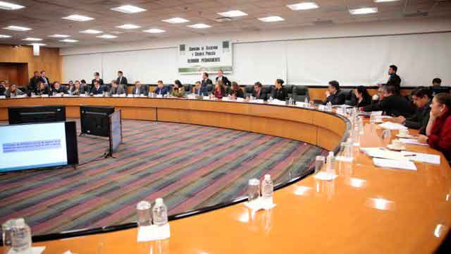 Cámara de Diputados gasta más de 16 millones en comisiones y la mitad no sesiona Cámara de Diputados gasta más de 16 millones en comisiones y la mitad no sesiona