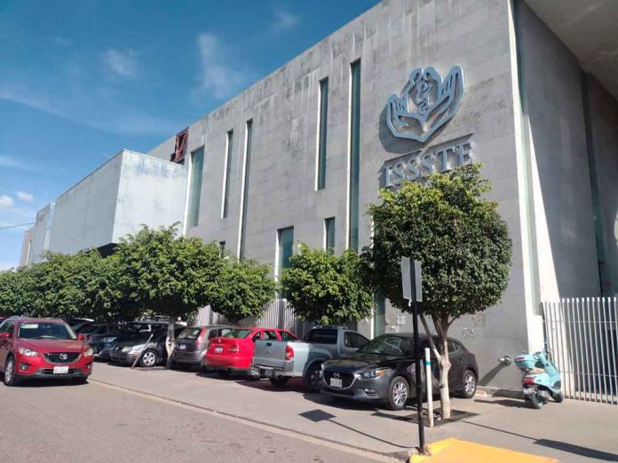 Docentes acuden por incapacidad al ISSSTE, pero no se las dan