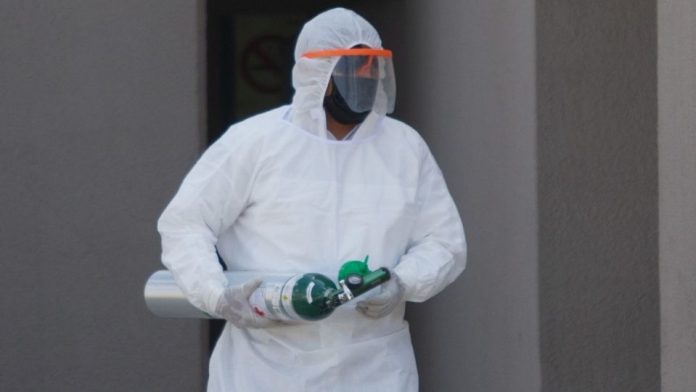 Identifican nueva variante de COVID-19 en Chipre; la nombran "Deltacrón"