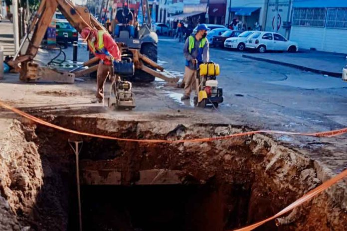 Inicia reparación del socavon en El Coecillo