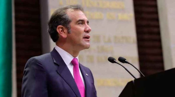 Lorenzo Córdova llama al diálogo a Morena tras reunión con PAN y PRD Lorenzo Córdova llama al diálogo a Morena tras reunión con PAN y PRD