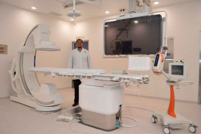 Mejora la calidad de vida de 30 pequeños con cirugías de la columna vertebral