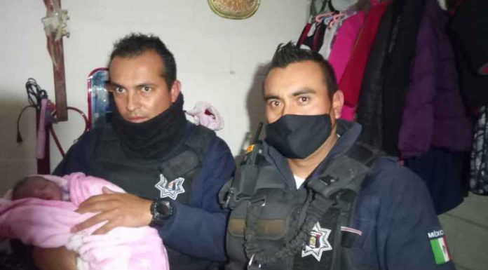 Oficiales de Policía reciben a nueva leonesa Oficiales de Policía reciben a nueva leonesa