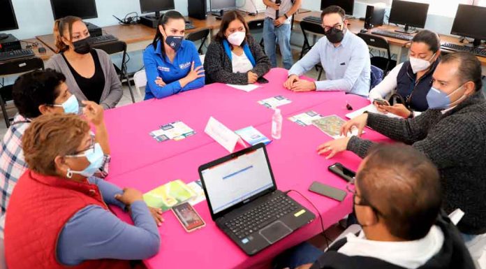 Realizan funcionarios y ciudadanos mesas de trabajo Realizan funcionarios y ciudadanos mesas de trabajo