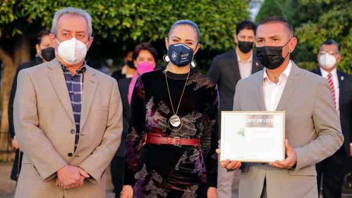 Reconocen a Christian Hernández por su capacidad de ayudar a través de la cultura