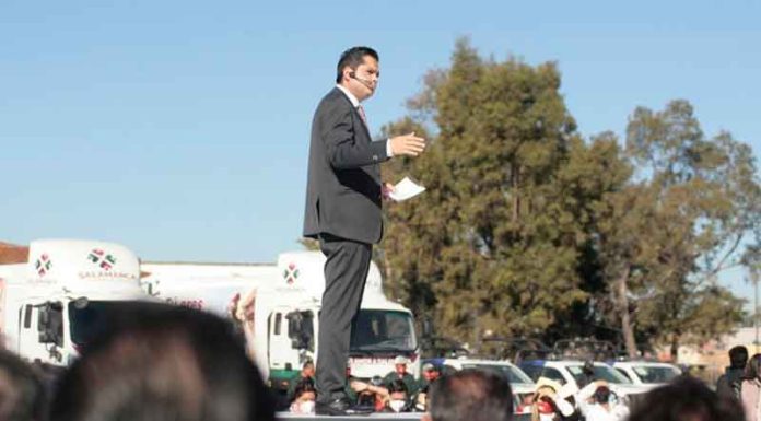 Rinde César Prieto informe de cien días de trabajo Rinde César Prieto inferme de cien días de trabajo