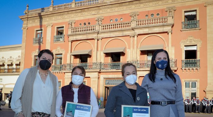 Reconocen a María Ibarra y María de Jesús Ávalos, por ser buen ejemplo de humanidad