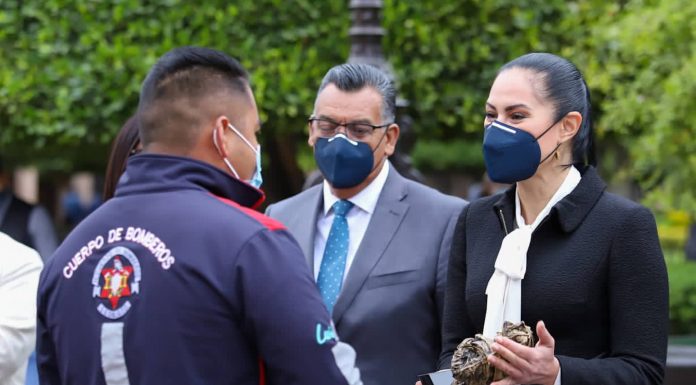 Reconoce Ale Gutiérrez trabajo de bomberos a favor de ciudadanía en León