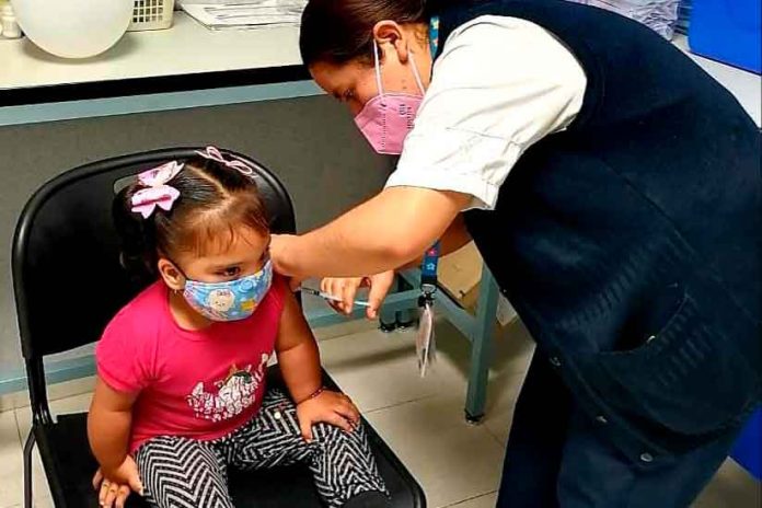 Anuncian jornada intensiva de vacunación de esquema básico en menores de ocho años
