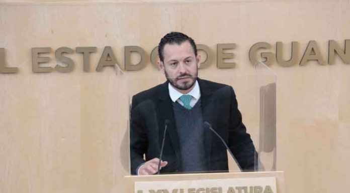 Presentan iniciativa para crear la Ley para el Fomento del Primer Empleo y la Primera Empresa de Jóvenes en Guanajuato Presentan iniciativa para crear la Ley para el Fomento del Primer Empleo y la Primera Empresa de Jóvenes en Guanajuato