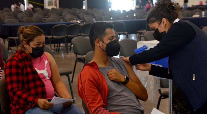 Piden a municipios reforzar convocatoria para vacunación anti COVID