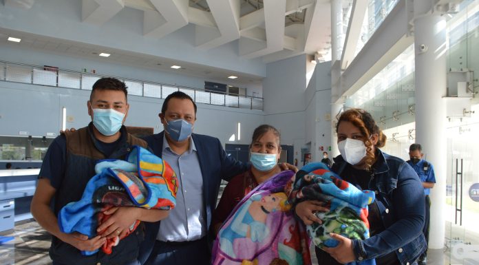 Trastadan a trillizos nacidos en Victoria al Hospital Materno de León