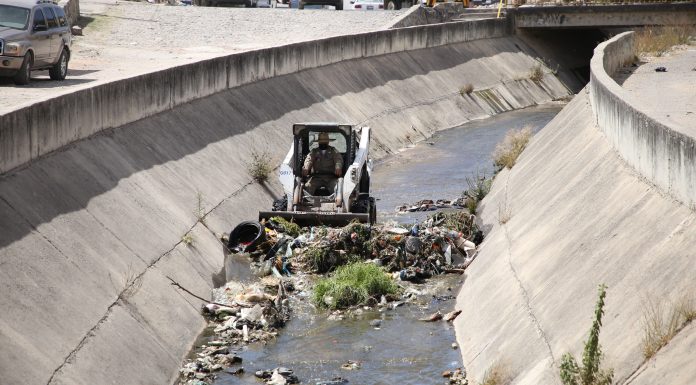 Intensifica SAPAL limpieza en arroyos de la ciudad