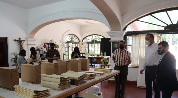 Restauran documentos históricos del archivo municipal en León