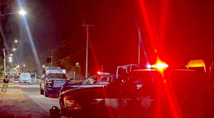 Incendian camioneta con al menos 7 cadáveres en Celaya