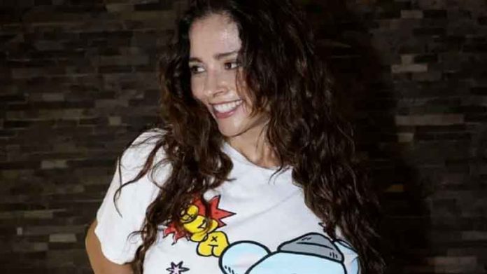 Dorismar reta la censura y muestra atrevido atuendo Dorismar reta la censura y muestra atrevido atuendo