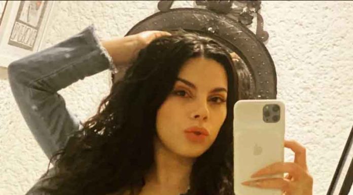 Lizbeth Rodríguez eleva la temperatura con picante sesión “junto” a Celia Lora Lizbeth Rodríguez eleva la temperatura con picante sesión “junto” a Celia Lora