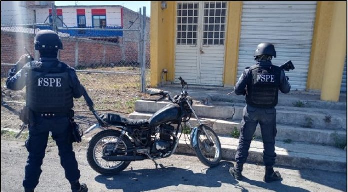 Elementos de la policía estatal recuperan dos motos con reporte de robo