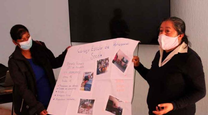 Papás y mamás se involucran en la enseñanza de sus hijos Papás y mamás se involucran en la enseñanza de sus hijos