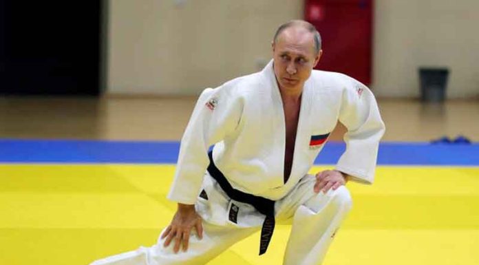 Putin ya no es cinta negra: organización internacional de Taekwondo se la retira Putin ya no es cinta negra: organización internacional de Taekwondo se la retira