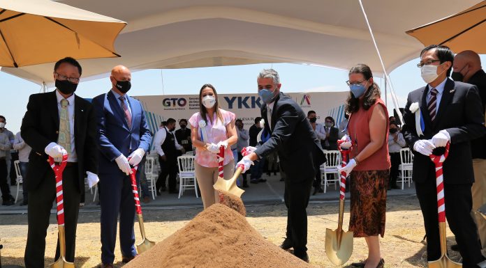 Colocan primera piedra de planta solar de YKK en Irapuato