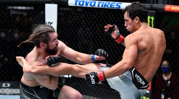 Nace una estrella andina: Claudio Puelles vence a Clay Guida (VIDEO)