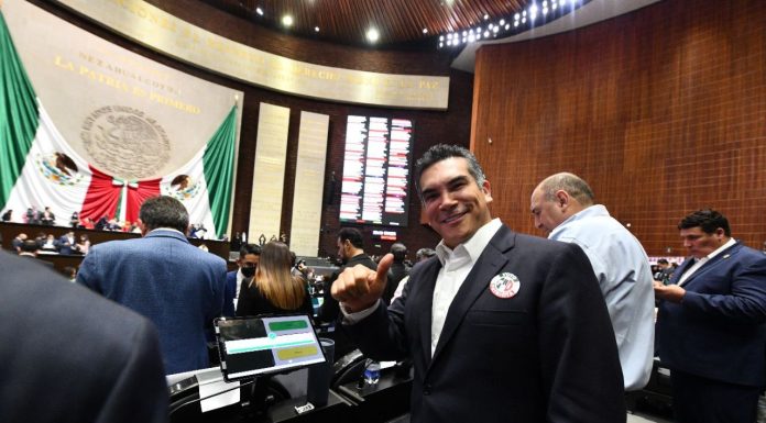 Se cumplió, la reforma eléctrica no pasó: Alejandro Moreno