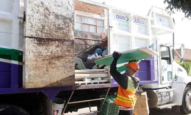 Inicia campaña de “descacharrización” acumulada en casa Inicia campaña de “descacharrización” acumulada en casa