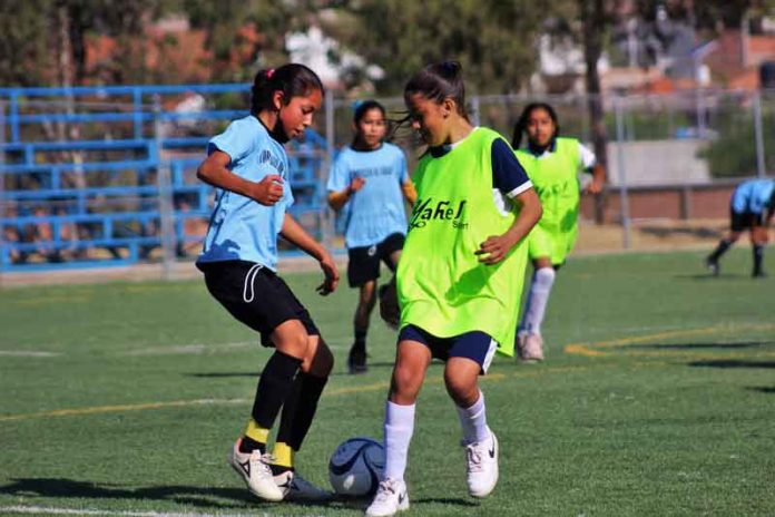 Más de mil 200 deportistas inician los Juegos Deportivos Escolares de Educación