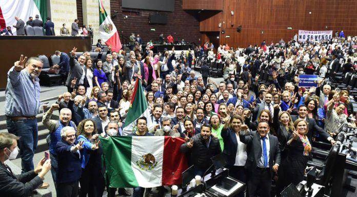 Bloque opositor da revés a Reforma Eléctrica de AMLO