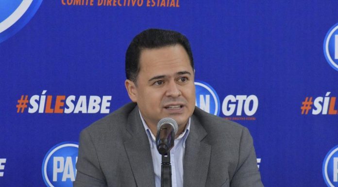 “Serenos, morenos” dice líder panista a suspirantes anticipados