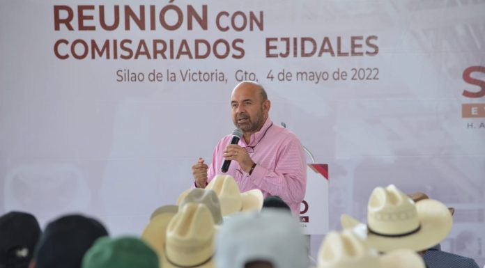 SILAO | Junto con ejidatarios Carlos García promueve progreso en el acampo