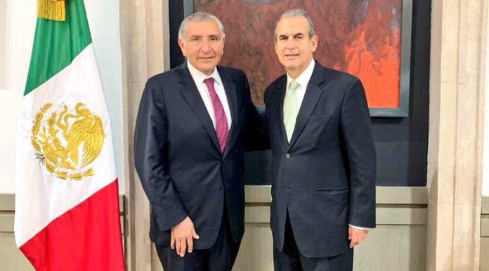 Se resiste Sheffield a cambios en PROFECO; no ha dado posesión a Chico Herrera