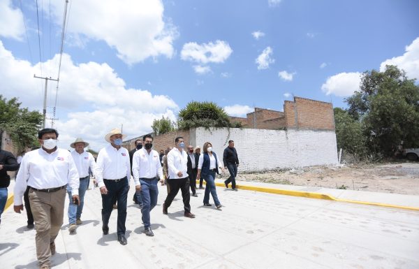 Sugiere Diego Sinhue a municipios contraer deuda para programas de obra pública