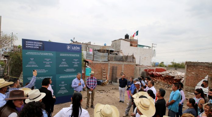 Llevan agua y drenaje a más de 36 mil leoneses de Barranca de Venaderos