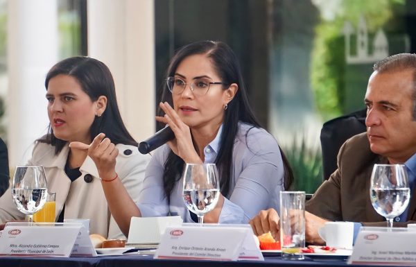 León extiende depuración a colaboradores del C-4