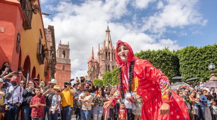 Se llenan de locura las calles de San Miguel de Allende