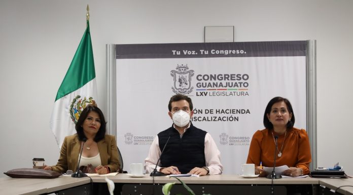 Aprueban dictámenes sobre solicitudes de financiamiento