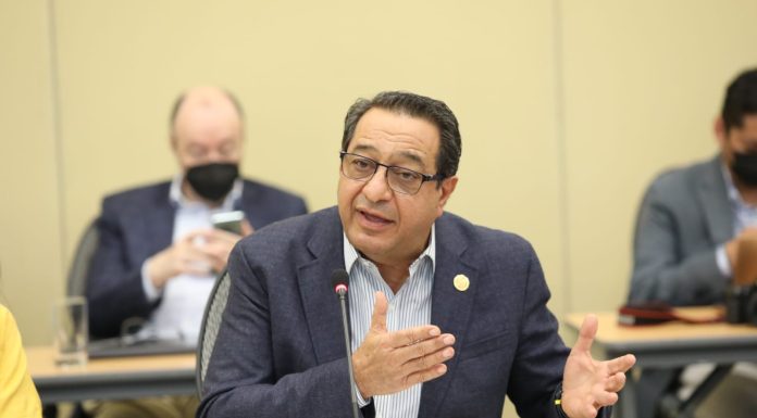 Propone Miguel Salim cárcel a notarios corruptos