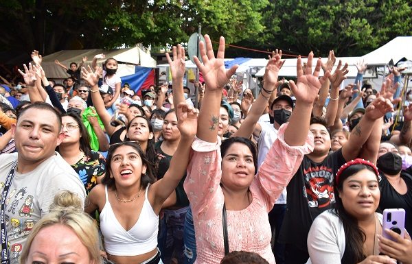 Llueven más de 10 mil piezas de pan en Acámbaro