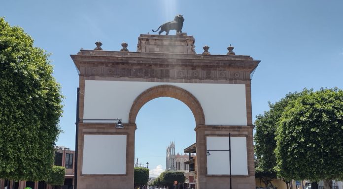 LEÓN | Un domingo por la calzada