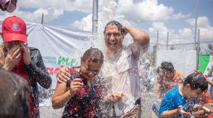 SAN MIGUEL DE ALLENDE | Entregan obras de agua potable en Clavellinas