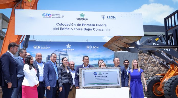 Colocan primera piedra para edificio CONCAMIN Bajío