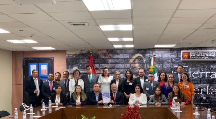 Firma IEEG documento entregado a JuCoPo sobre reforma político electoral