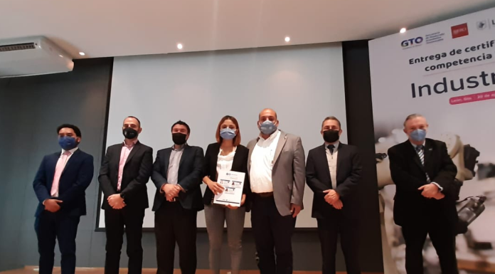 Entregan certificados de competencia laboral de industria 4.0